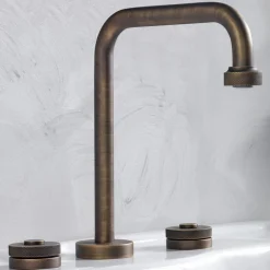 Viadurini Bathroom Waschbeckenarmaturen-Moderne 3-Loch-Waschtischarmatur mit Ablaufgarnitur, hergestellt in Italien – Quito