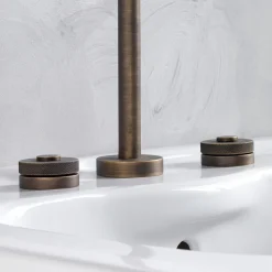 Viadurini Bathroom Waschbeckenarmaturen-Moderne 3-Loch-Waschtischarmatur mit Ablaufgarnitur, hergestellt in Italien – Quito