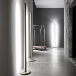 Viadurini Lighting Moderne Stehlampen-Moderne Metall-Stehlampe mit doppelter Beleuchtung, hergestellt in Italien – römisch