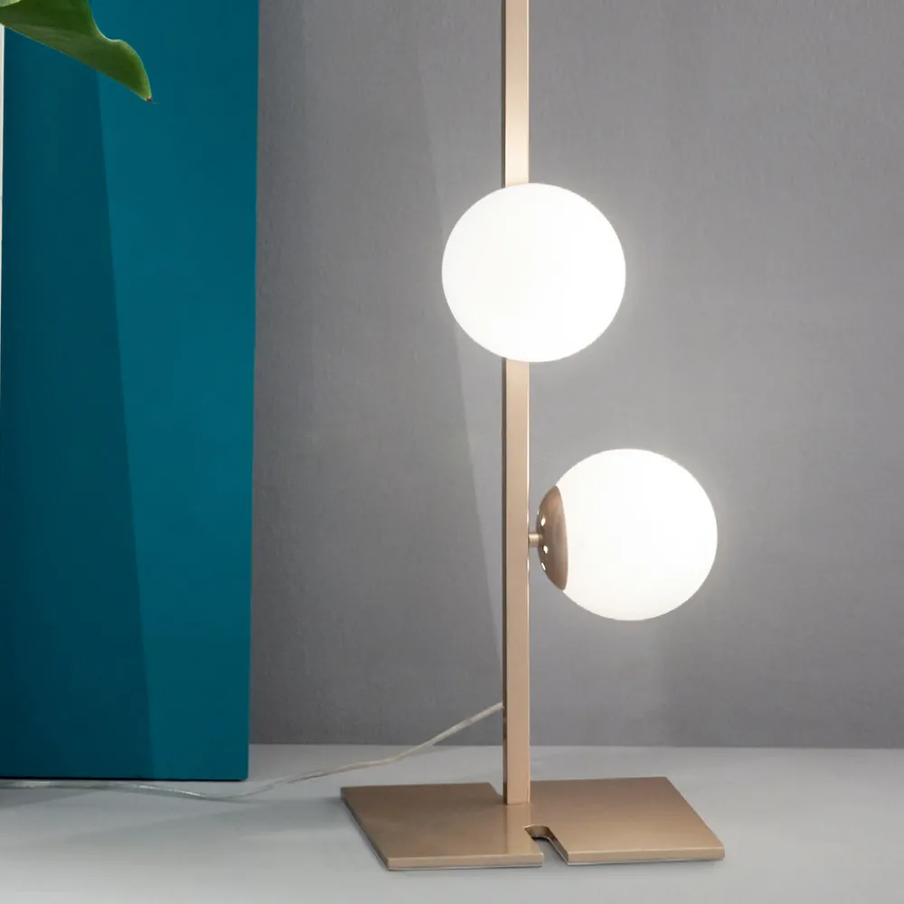 Viadurini Lighting Moderne Stehlampen-Moderne Stehlampe aus schwarzem oder goldenem Metall und mundgeblasenem Glas - Birga
