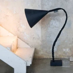 In-es.artdesign Moderne Stehlampen-Moderne Stehlampe Blumentafel aus Harz