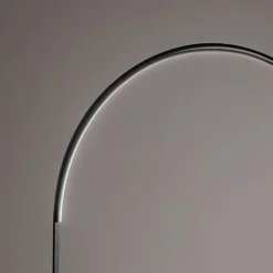 Viadurini Lighting Moderne Stehlampen-Moderne Stehlampe mit dimmbarem LED-Licht aus lackiertem Metall – Picea