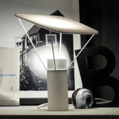 Viadurini Lighting Moderne Tischlampen-Moderne Tischlampe aus Harz und weißer Baumwolle Made in Italy - Fiera