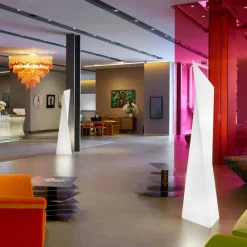 SLIDE Designer Stehlampen-Moderne weiße prismenförmige Stehlampe Manhattan, hergestellt in Italien