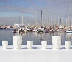 Vondom Gartentische Fest-Moderner, gesichtsförmiger Outdoor-Tisch Adan von aus Polyethylen