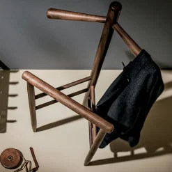 Viadurini Living Garderobenständer-Moderner Parkservice aus massivem Walnussholz oder massiver Esche Made in Italy - Kora