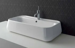 Viadurini Bathroom Keramikwaschbecken-Modernes Aufsatz- oder Wandwaschbecken aus farbiger Keramik Oliena