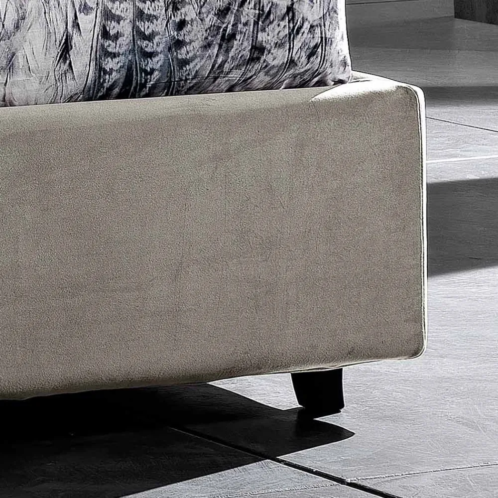 Viadurini Night Design Polsterbetten-Modernes Design Doppelbett mit gefaltetem oder gestepptem Kopfteil - Alano