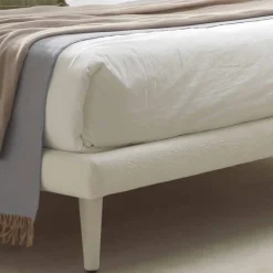 Bolzan Letti Maßgeschneiderte Möbel|Polsterbetten-Modernes Doppelbett, mit dünnem Untergestell und ohne Box, Iorca von Bolzan