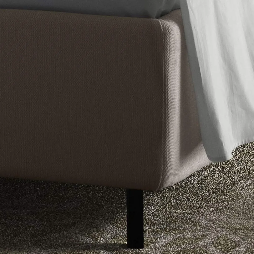 Viadurini Night Design Maßgeschneiderte Möbel|Polsterbetten-Modernes Doppelbett mit gepolstertem Kopfteil Made in Italy - Ernesta