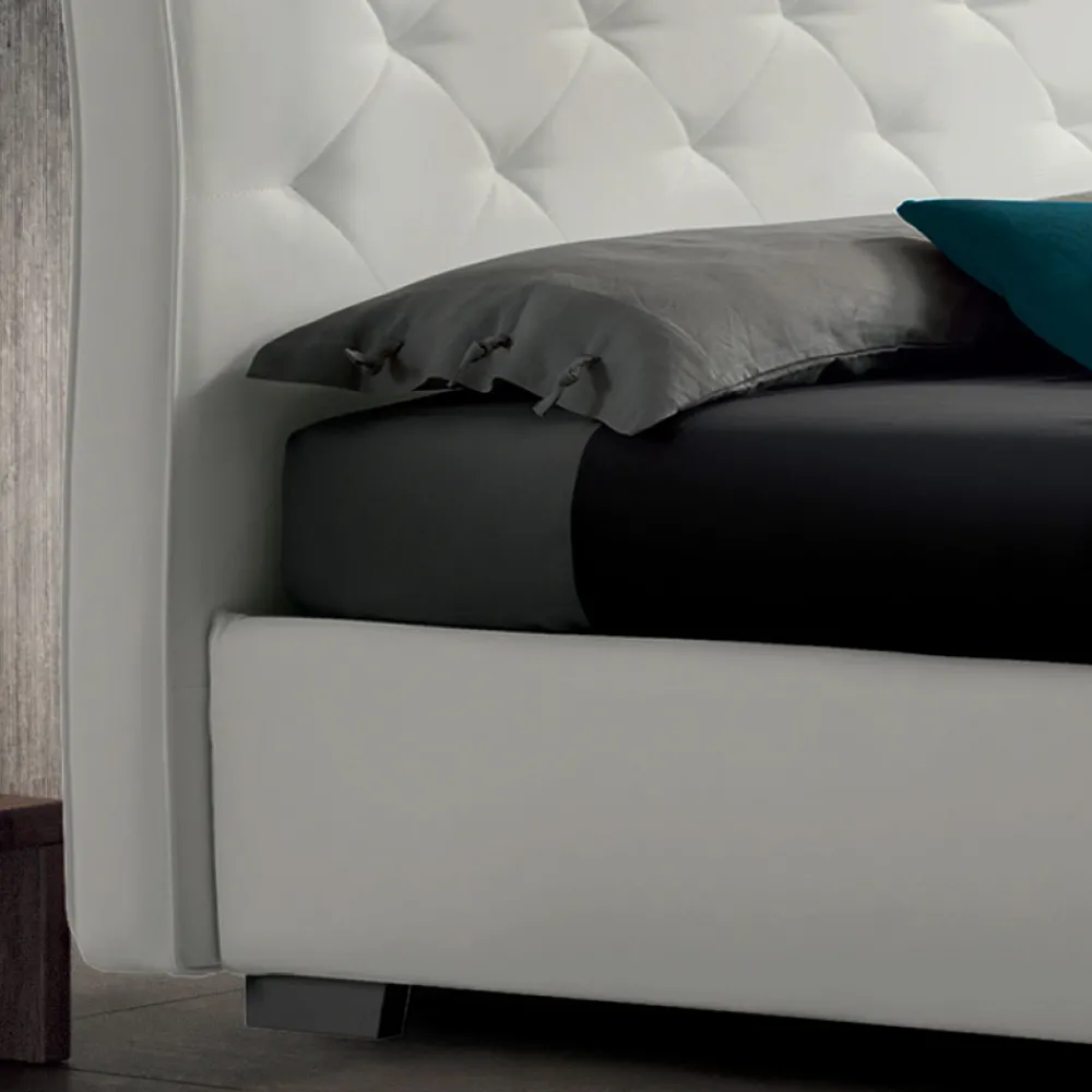 Viadurini Night Design Maßgeschneiderte Möbel|Polsterbetten-Modernes Doppelbett mit Kasten und gestepptem Kopfteil – London