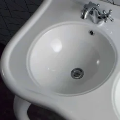 Viadurini Bathroom Keramikwaschbecken-Modernes Doppelwaschbecken oder Wandwaschbecken aus Keramik Avise