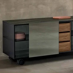 Viadurini Living Sideboards-Modernes Sideboard auf Rädern aus Smokey Glass und Keramikplatte Made in Italy - Scocca