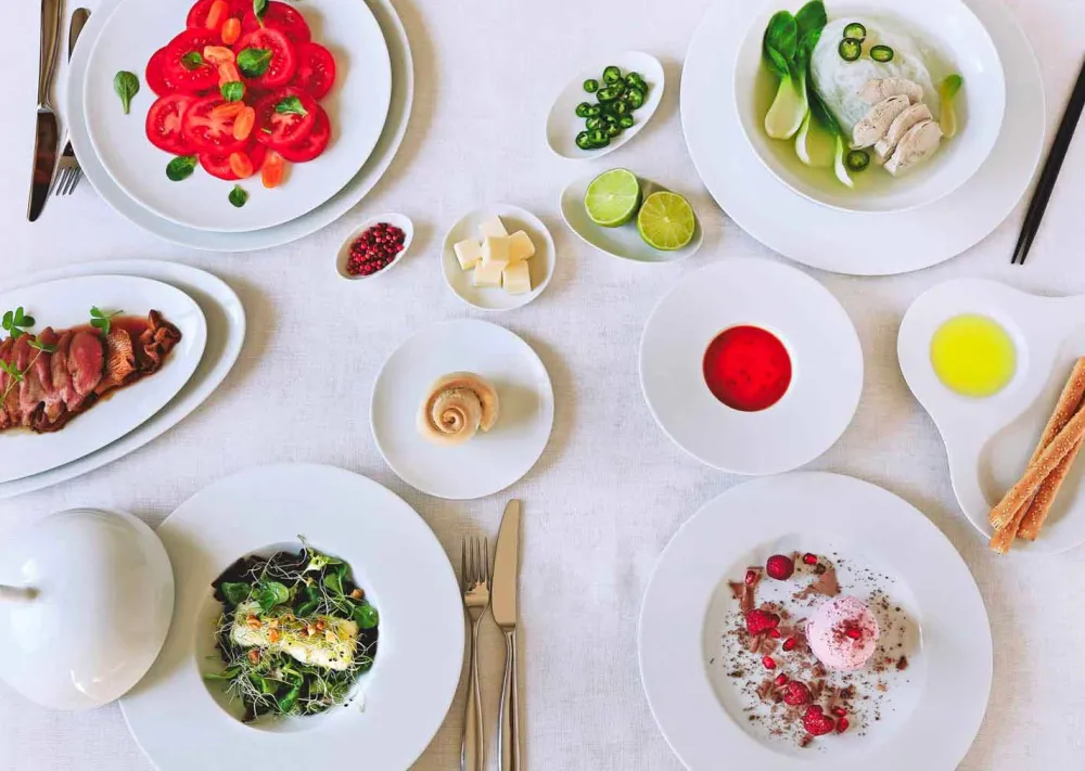 Viadurini Kitchen Teller Set-Modernes und elegantes Abendessen Abendessen Set aus Porzellan 24 Stück - Teleskop