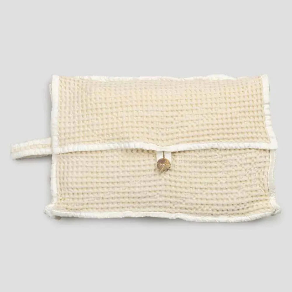 Viadurini Textile Italienische Mode-Natürliche weiße Waben-Baumwoll-Clutch-Tasche mit Perlmuttknopf - Anteha