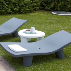 SLIDE Garten Beistelltisch-Niedriger Couchtisch aus Polyethylen und Glas Low Lita Table