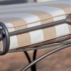 Viadurini in the Garden Sonnenliegen-Outdoor-Chaiselongue aus Eisen und handgefertigtem Stoff Made in Italy - Relax