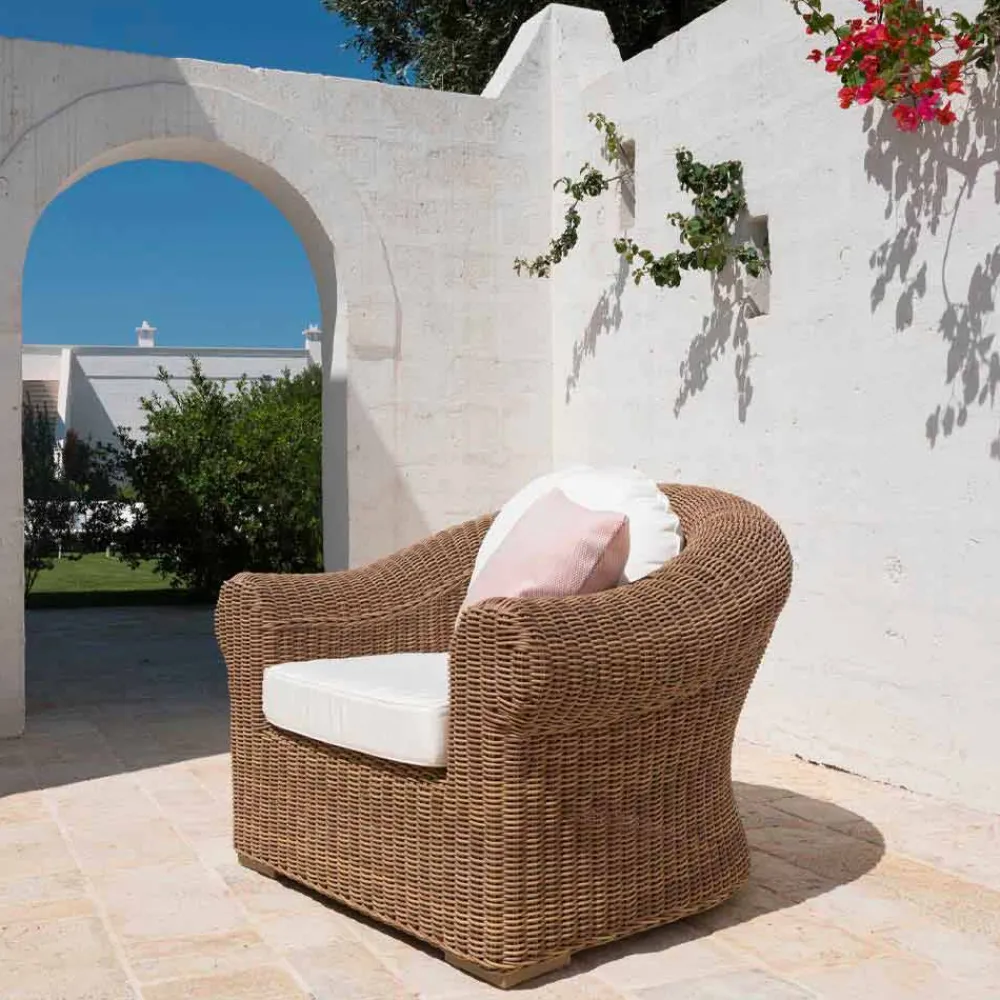 Viadurini in the Garden Sessel Rattan-Outdoor-Sessel aus gewebtem synthetischem Rattan und weißem oder Ecru-Stoff - Yves