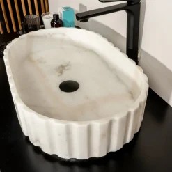 Viadurini Bathroom Steinwaschbecken-Ovales Aufsatzwaschbecken für das Badezimmer aus weißem Marmor – Cunzit