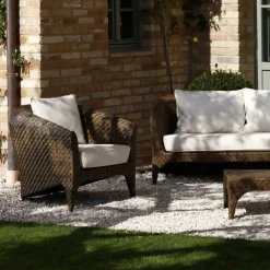 Viadurini in the Garden Garten Lounge Set-Polyrattan Wohnzimmer Marke REHAU in verschiedenen Ausführungen und weißen Kissen - Madness