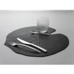 Viadurini Kitchen Amerikanische Tischsets-Pvc Frühstücks-Tischsets sortierte grüne oder schwarze Blätter 12 Stück - Esther