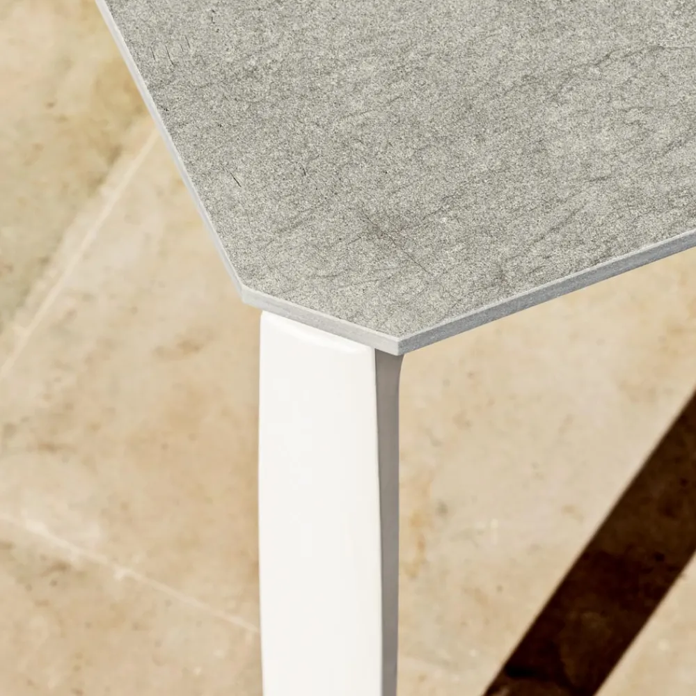 Viadurini in the Garden Garten Beistelltisch-Quadratischer Couchtisch im Freien aus Aluminium und hochwertigem Gres - Filomena