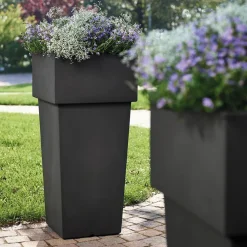 Viadurini in the Garden Gartenideen-Quadratischer Gartentopf aus farbigem Polyethylen Made in Italy - Vidal