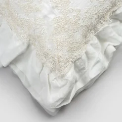 Viadurini Textile Kissenbezüge-Quadratischer Kissenbezug aus weißem Leinen mit dekorativer Spitze an den Kanten und Volants - Priscilla