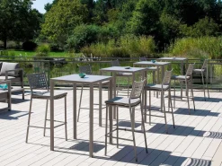 Viadurini in the Garden Garten Beistelltisch-Quadratischer Stehtisch aus lackiertem Metall Made in Italy - Cuba