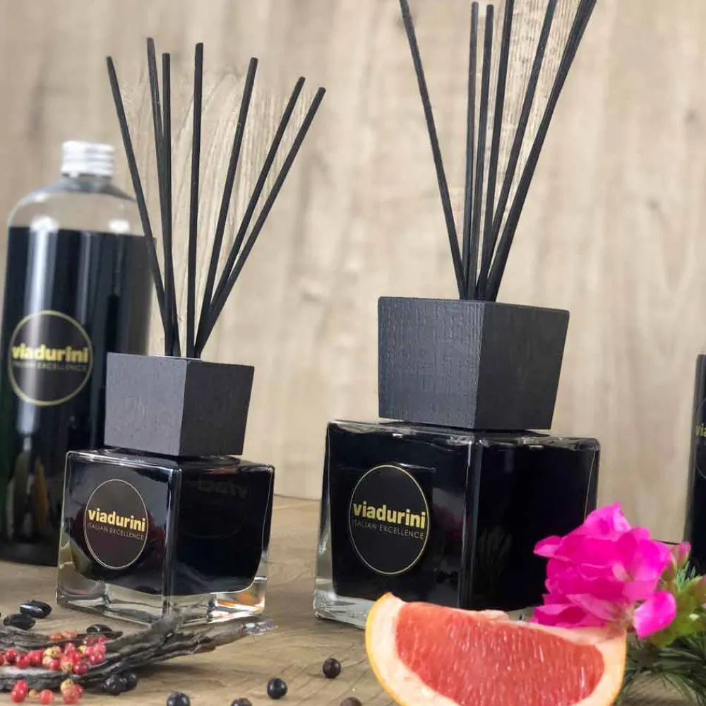 Viadurini Home Fragrance New Energy-Raumduft Ingwer Schwarzer Pfeffer 200 ml mit Stäbchen - Viaduriniinblack