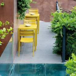 Viadurini in the Garden Gartentische Fest-Rechteckiger Gartentisch aus verzinktem Stahl Made in Italy - Azul