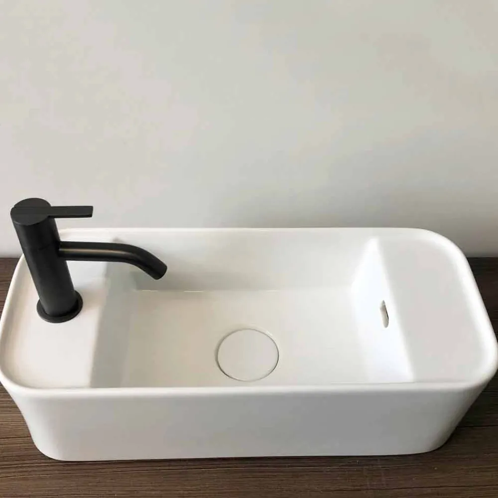 Viadurini Bathroom Keramikwaschbecken-Rechteckiges Aufsatzwaschbecken aus farbiger Keramik Made in Italy - Kino