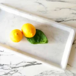 Viadurini Kitchen Küchenzubehör-Rechteckiges Tablett aus poliertem weißem Carrara-Marmor Made in Italy - Alga