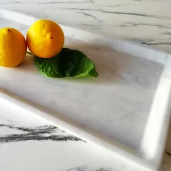 Viadurini Kitchen Küchenzubehör-Rechteckiges Tablett aus poliertem weißem Carrara-Marmor Made in Italy - Alga