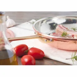 Viadurini Kitchen Kochgeschirr-Runde Bratpfanne aus handverzinntem Kupfer mit Griff und Deckel 20 cm - Gianluigi