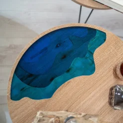 Viadurini Living Moderne Couchtische-Runder Couchtisch aus Eukalyptusholz, Harz und Metall - Tigrao