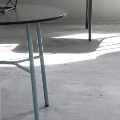 Viadurini in the Garden Garten Beistelltisch-Runder Outdoor-Couchtisch aus HPL mit Metallfuß Made in Italy - Makino