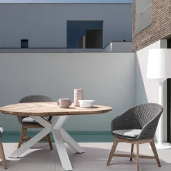 Viadurini in the Garden Gartentische Aus Teakholz-Runder Tisch im Freien aus Teakholz mit Aluminiumbasis, Homemotion - Selenia