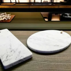 Viadurini Kitchen Küchenzubehör-Rundes Design Weiß Carrara Marmor Schneidebrett Made in Italy - Mascha