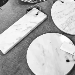 Viadurini Kitchen Küchenzubehör-Rundes Design Weiß Carrara Marmor Schneidebrett Made in Italy - Mascha