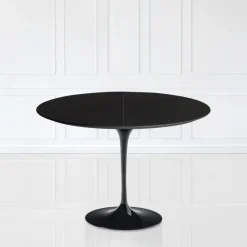 Viadurini Living Tulip Tische|Ausziehbare Esstische-Saarinen Tulip Tisch H 74 ausziehbar aus schwarzem Flüssiglaminat Made in Italy - Scharlachrot