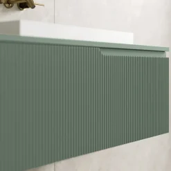 Viadurini Bathroom Badmöbel Hängend-Salbeigrüne Badezimmerkomposition mit Waschbecken aus Kunstharz, hergestellt in Italien – Artemide