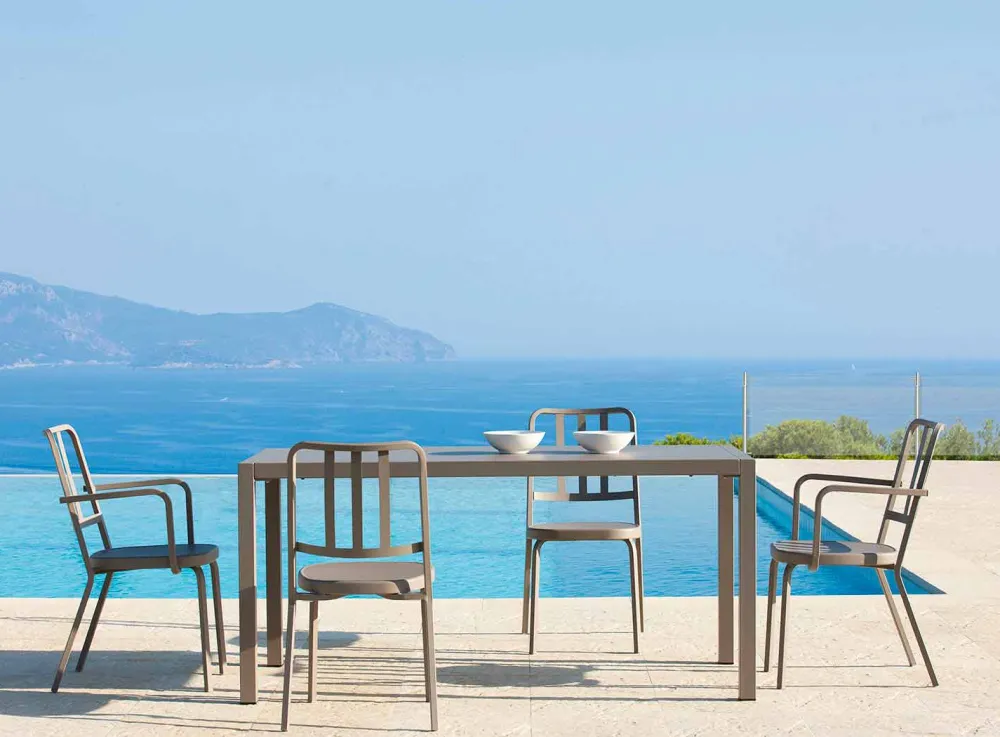 Viadurini in the Garden Gartentische Fest-Selbstnivellierender rechteckiger Metall-Außentisch Made in Italy - Binda