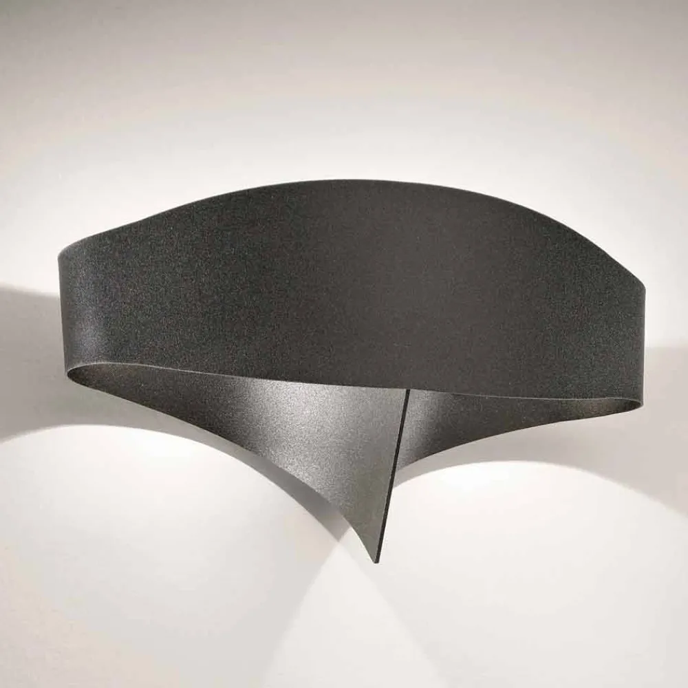 Selene Venezia Moderne Wandleuchten-Selene Scudo Wandleuchter aus lackiertem Stahl in modernem Design