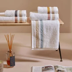 Viadurini Textile Handtücher-Serenity Gästehandtuch-Set aus Baumwollfrottee mit doppelten Rüschen