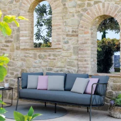 Viadurini in the Garden Gartensofas-3-Sitzer-Gartensofa mit Kissen aus Stahl, hergestellt in Italien – Brienne
