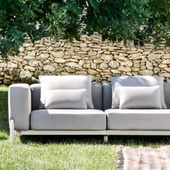 Viadurini in the Garden Gartensofas-3-Sitzer-Gartensofa mit Luxus-Hocker aus Aluminium und Stoff - Filomena