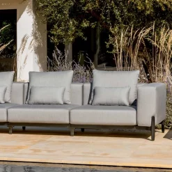 Viadurini in the Garden Gartensofas-3-Sitzer-Gartensofa mit Luxus-Hocker aus Aluminium und Stoff - Filomena