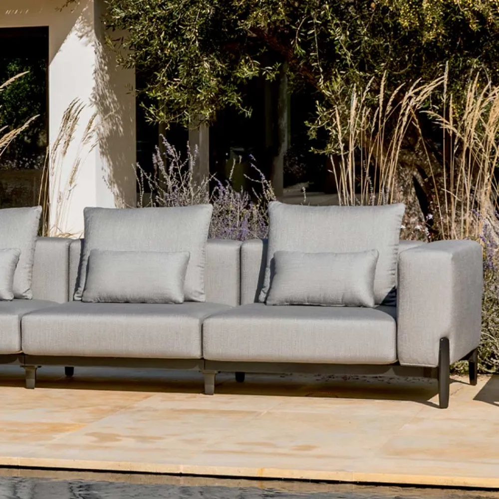 Viadurini in the Garden Gartensofas-3-Sitzer-Gartensofa mit Luxus-Hocker aus Aluminium und Stoff - Filomena