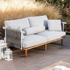 Viadurini in the Garden Gartensofas-2-Sitzer-Sofa aus Teakholz, Seilgeflecht und Kissen - Bellatrix